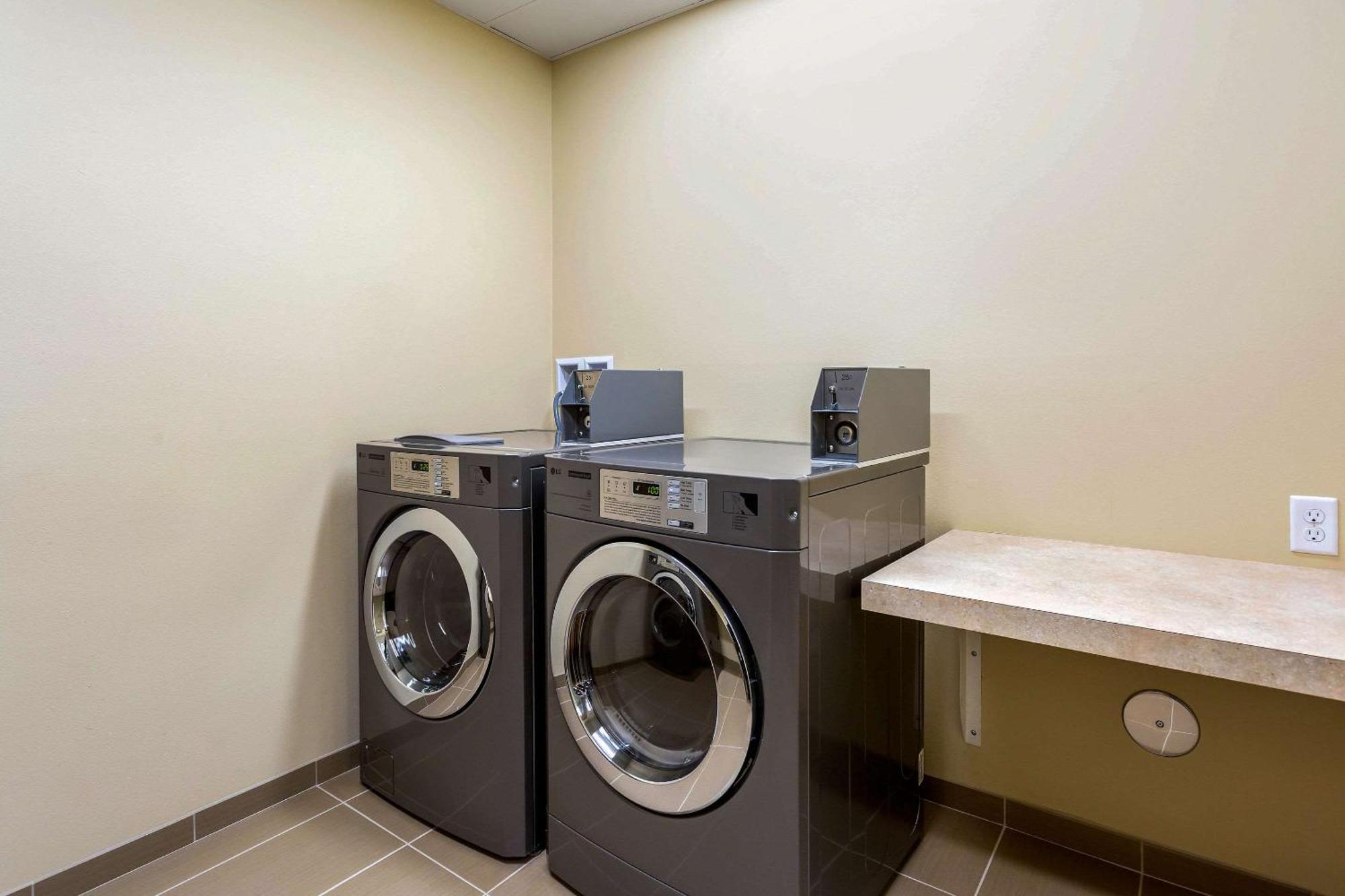 Comfort Suites Burlington Near I-5 מראה חיצוני תמונה