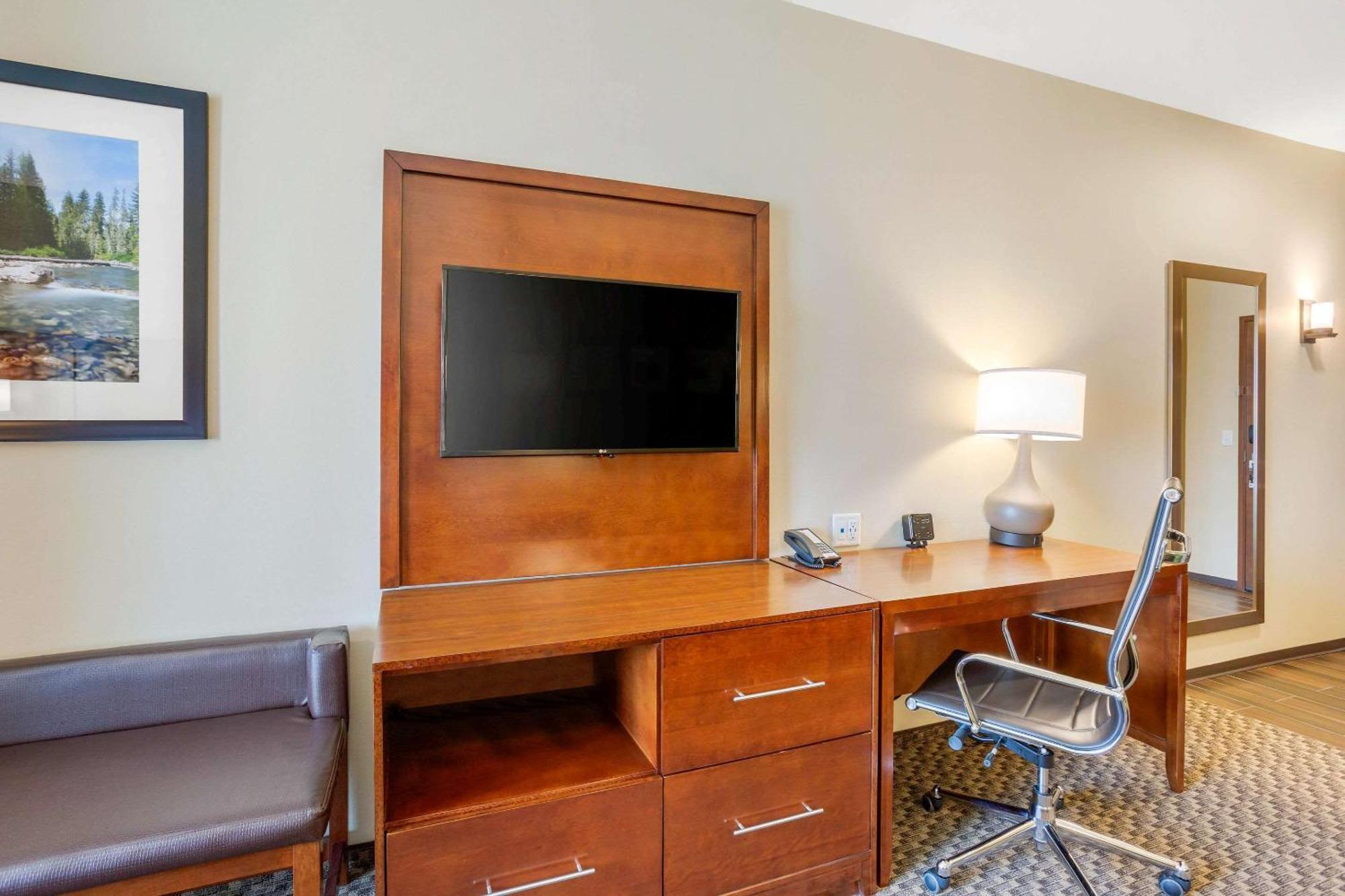 Comfort Suites Burlington Near I-5 מראה חיצוני תמונה