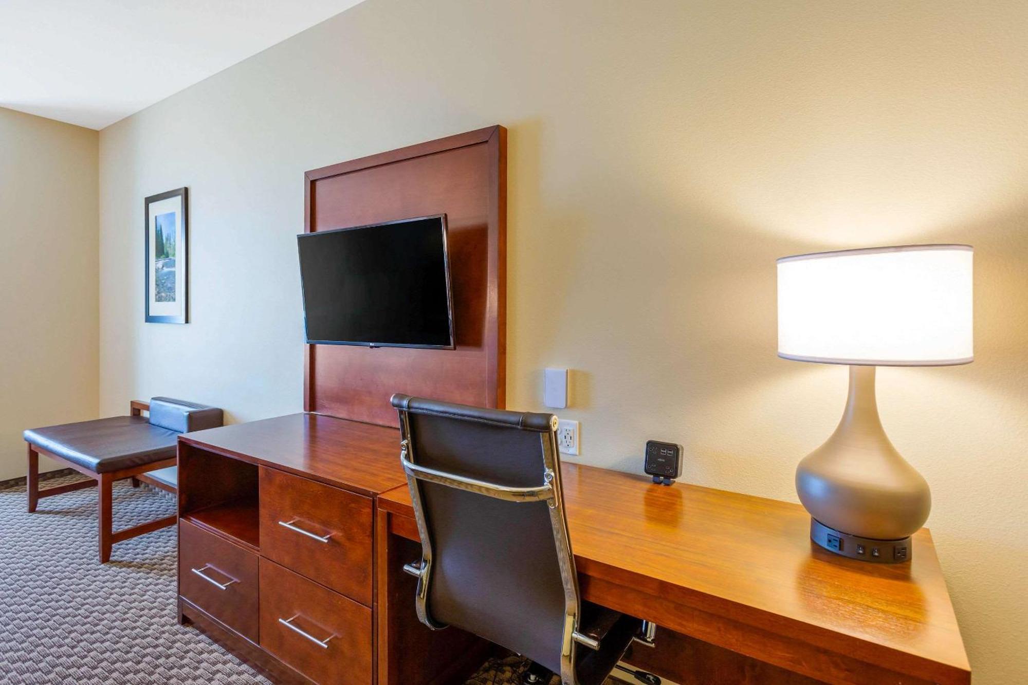 Comfort Suites Burlington Near I-5 מראה חיצוני תמונה