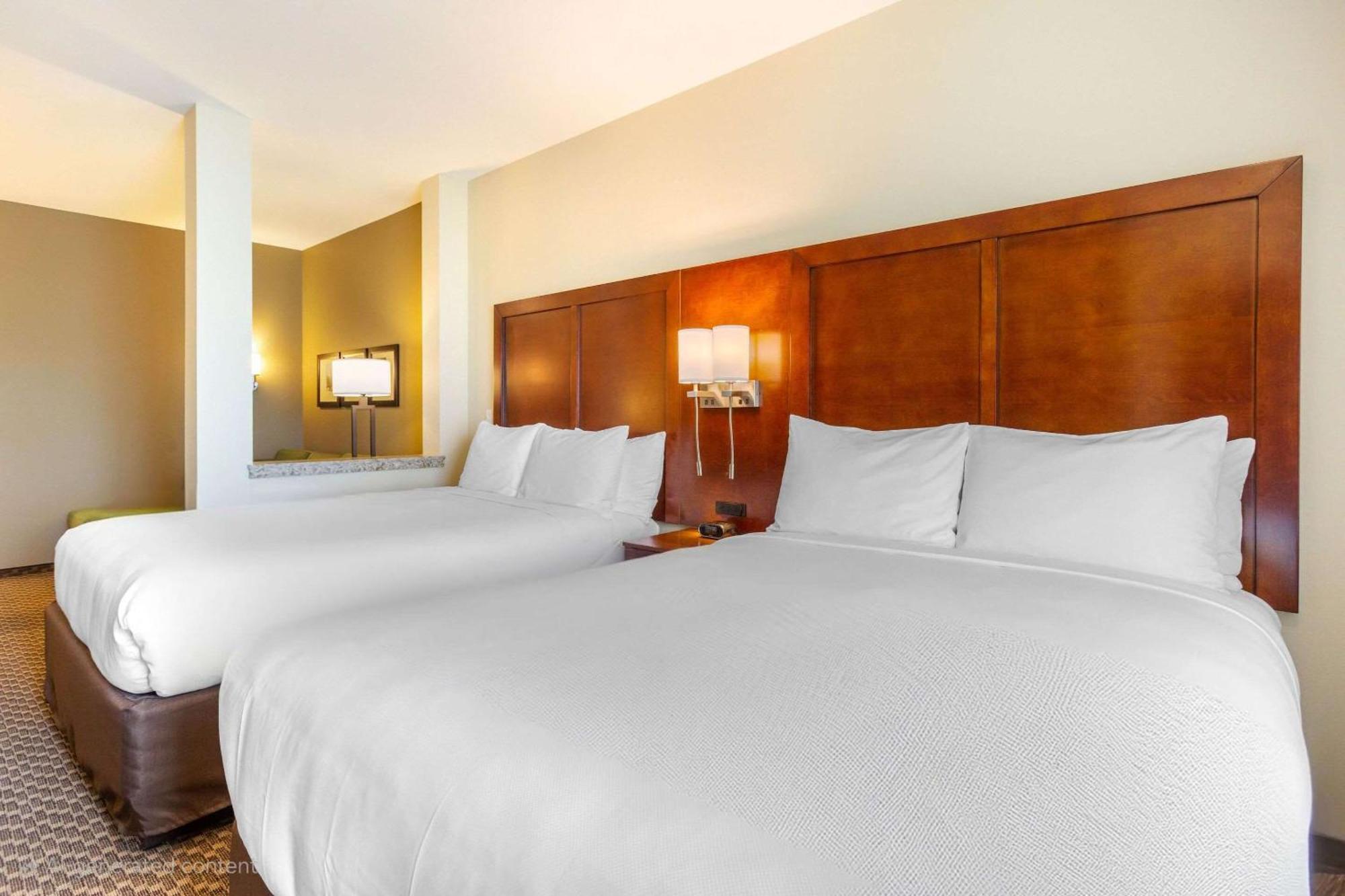 Comfort Suites Burlington Near I-5 מראה חיצוני תמונה