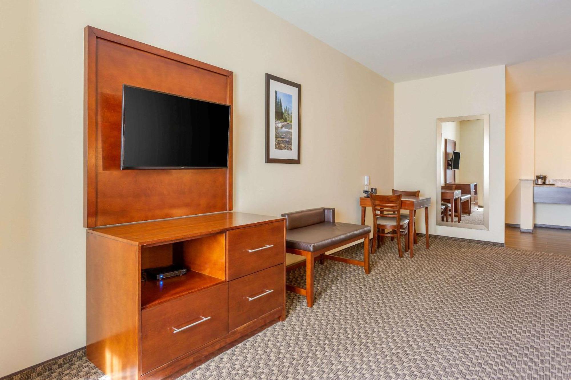 Comfort Suites Burlington Near I-5 מראה חיצוני תמונה