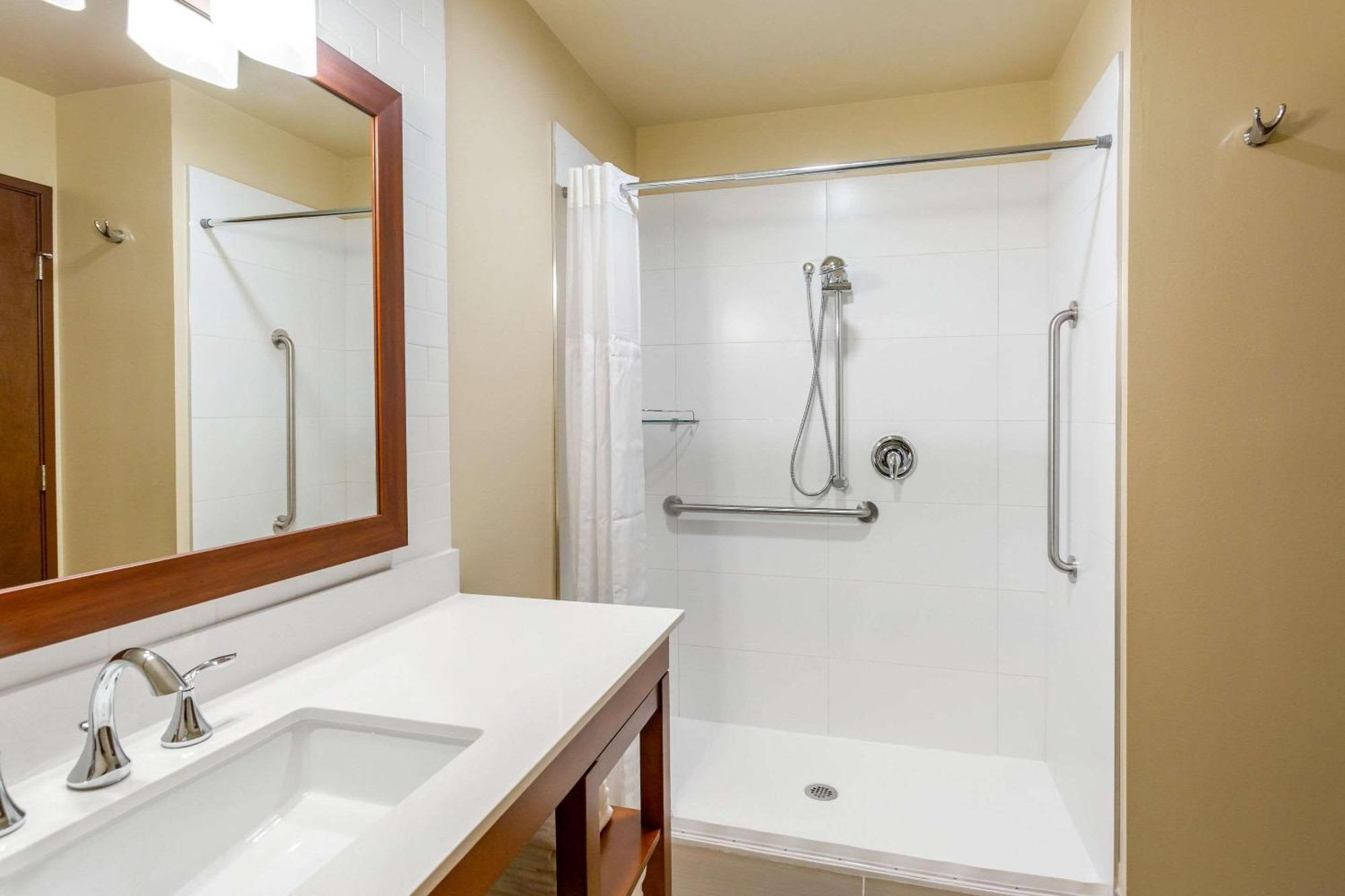 Comfort Suites Burlington Near I-5 מראה חיצוני תמונה
