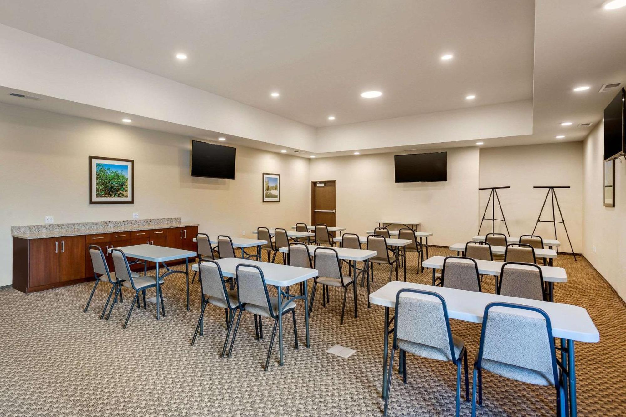 Comfort Suites Burlington Near I-5 מראה חיצוני תמונה
