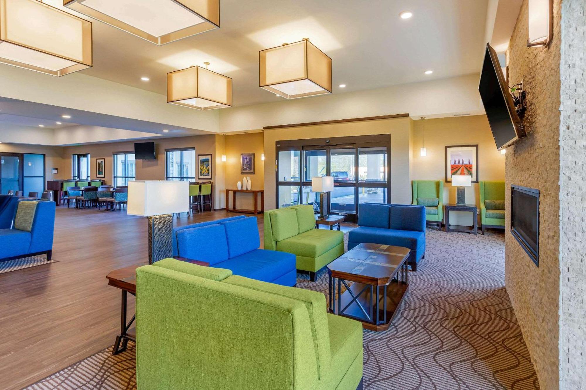 Comfort Suites Burlington Near I-5 מראה חיצוני תמונה