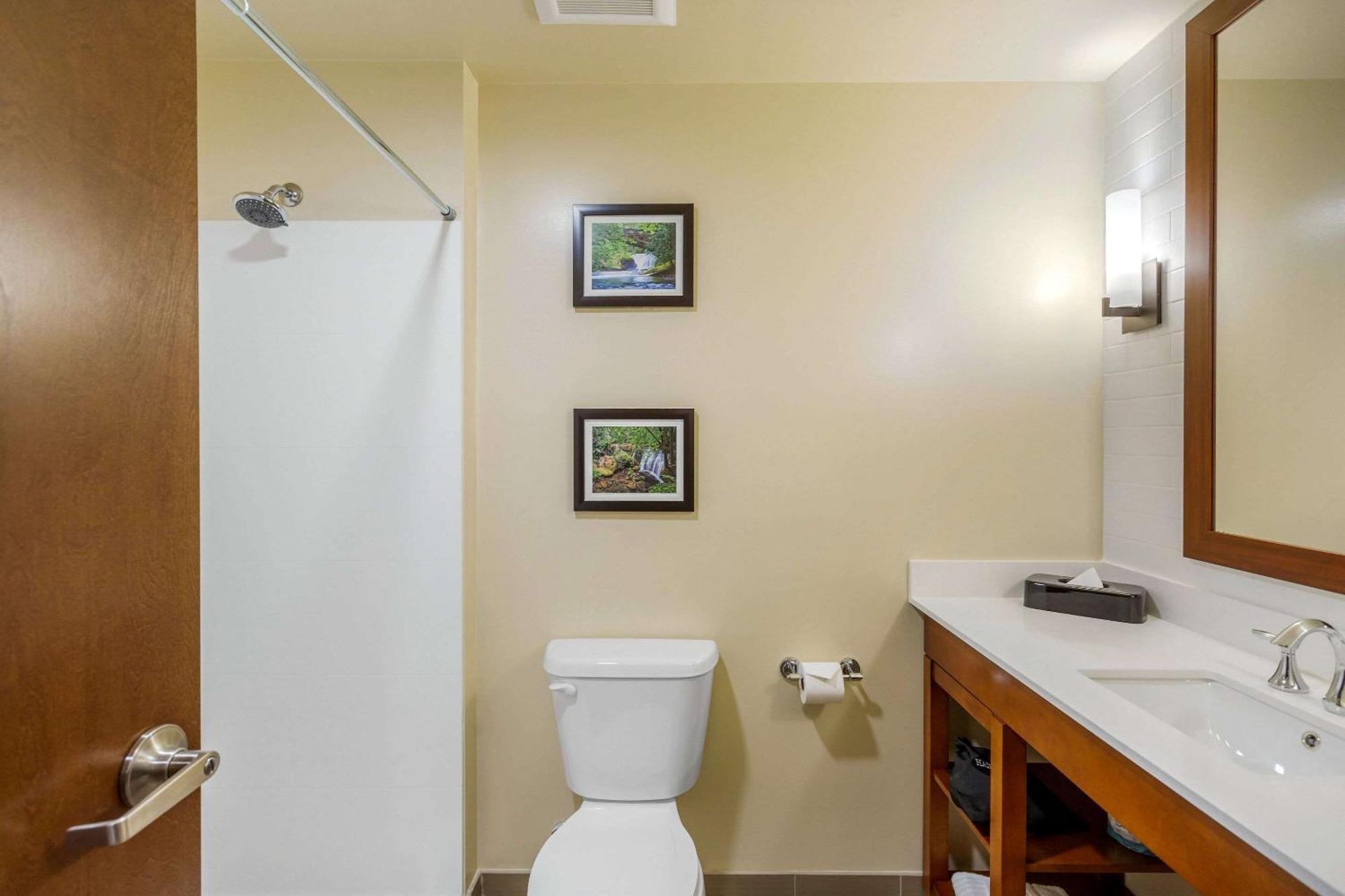 Comfort Suites Burlington Near I-5 מראה חיצוני תמונה