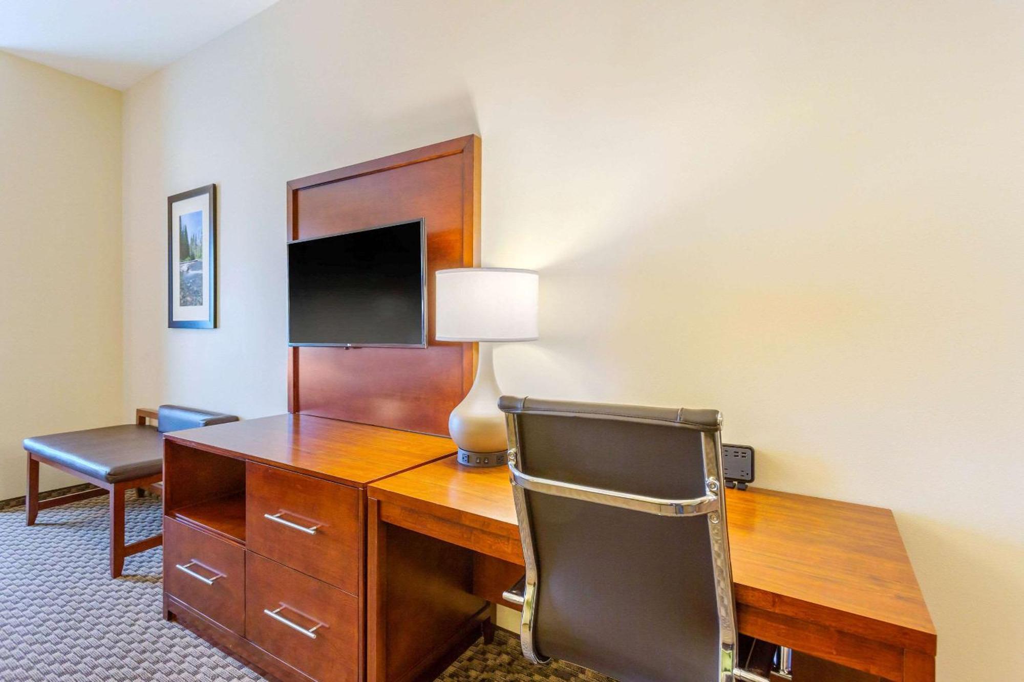 Comfort Suites Burlington Near I-5 מראה חיצוני תמונה