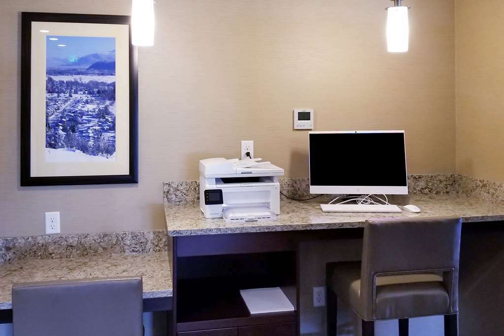 Comfort Suites Burlington Near I-5 מתקנים תמונה